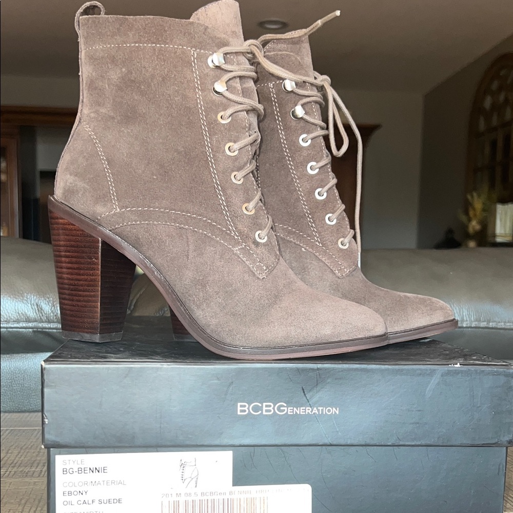 NWT BCBGeneration Women's Taupe Heeled Boots